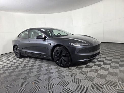 Used 2025 Tesla Model 3 Long Range image 33