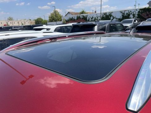Used 2018 Chevrolet Equinox LT w/ Sun & Infotainment Package FWD image 3