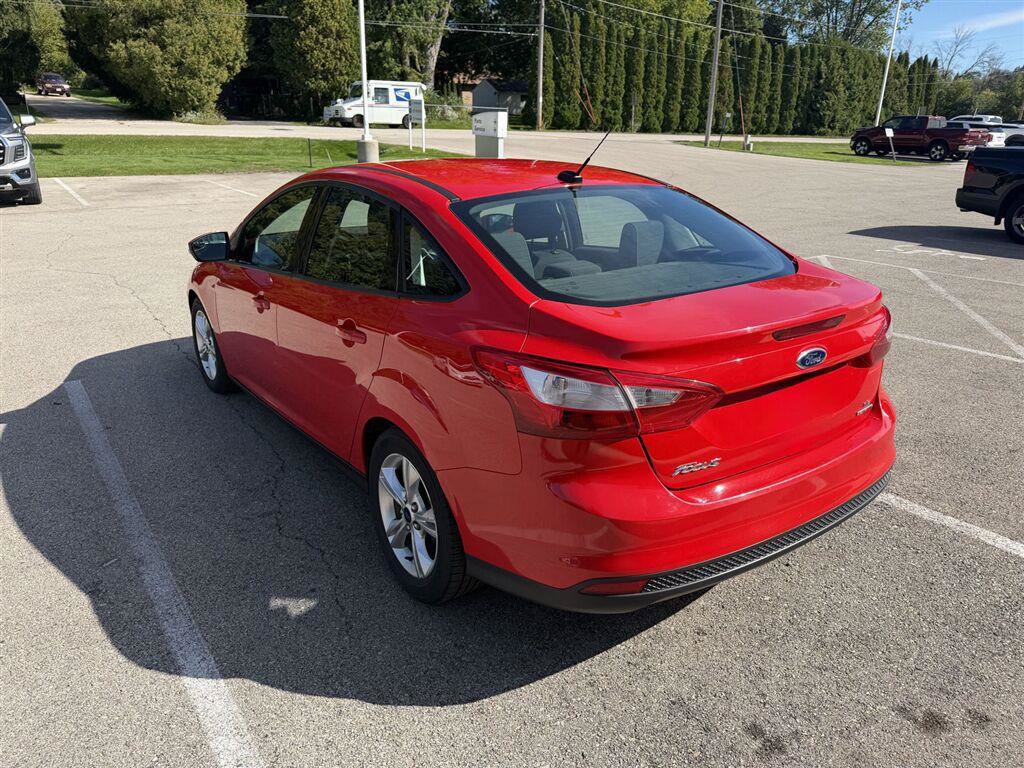 Used 2014 Ford Focus SE w/ SE Winter Package FWD image 16