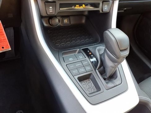 Certified 2025 Toyota RAV4 LE image 24