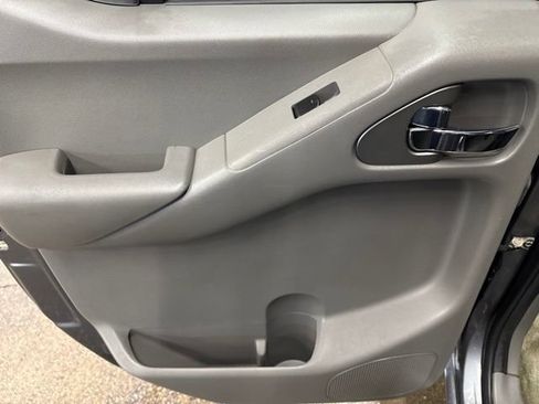 Used 2016 Nissan Frontier SV AWD/4WD image 21