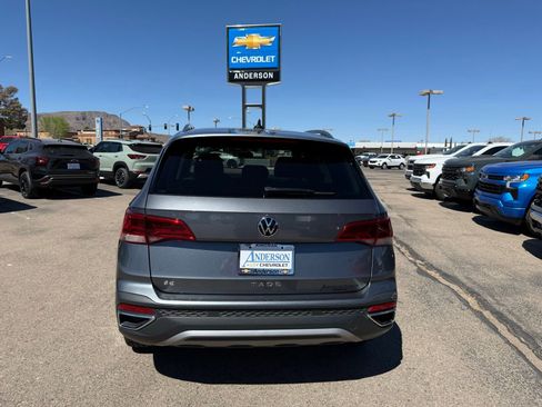 Used 2022 Volkswagen Taos SE w/ Panoramic Sunroof Package image 7
