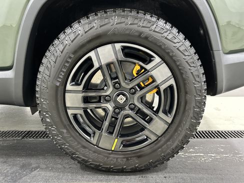 Used 2024 Rivian R1S Adventure Quad AWD/4WD image 10
