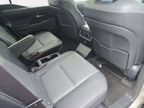 Used 2024 Lexus GX 550 AWD/4WD image 13