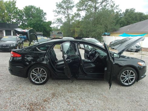 Used 2017 Ford Fusion SE w/ Equipment Group 601A FWD image 31