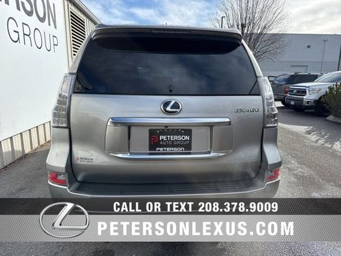 Used 2020 Lexus GX 460 Premium w/ Premium Package image 4