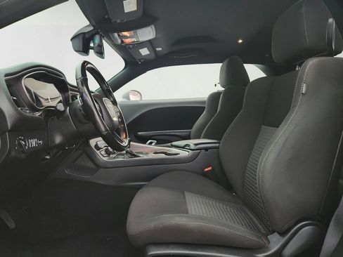 Used 2022 Dodge Challenger GT AWD/4WD image 11