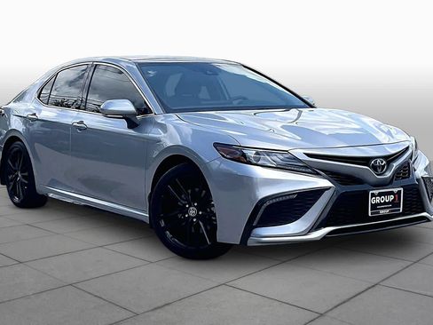 Used 2024 Toyota Camry XSE FWD image 3