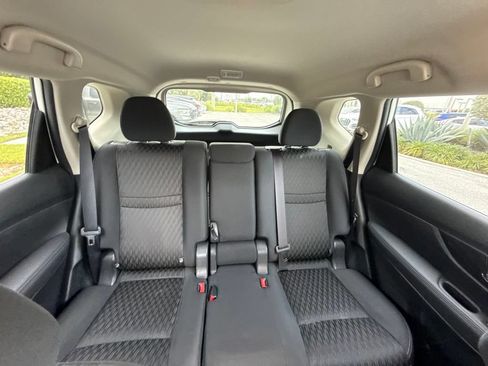 Used 2018 Nissan Rogue S FWD image 26