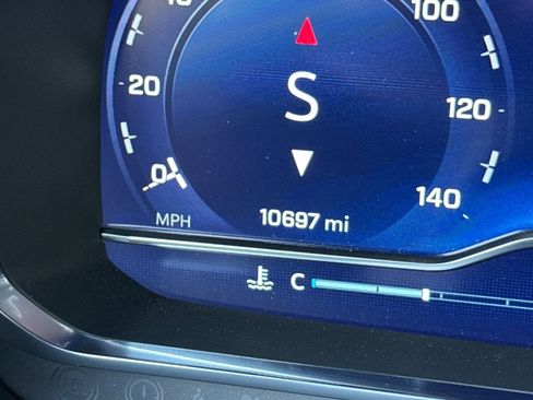 Used 2024 Chevrolet Tahoe Premier w/ Advanced Technology Package image 3