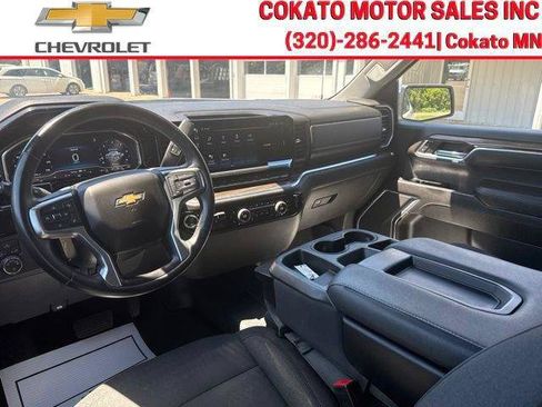 Used 2023 Chevrolet Silverado 1500 LT w/ Z71 Off-Road Package AWD/4WD image 15