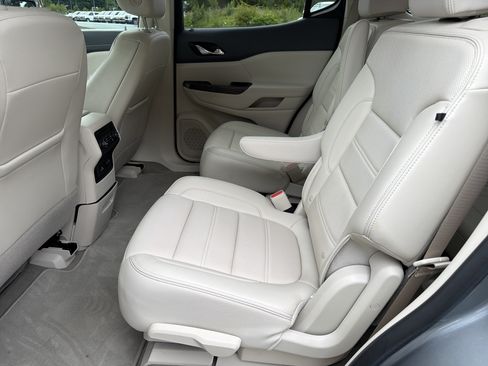 Used 2023 GMC Acadia Denali w/ Denali Ultimate Package FWD image 23