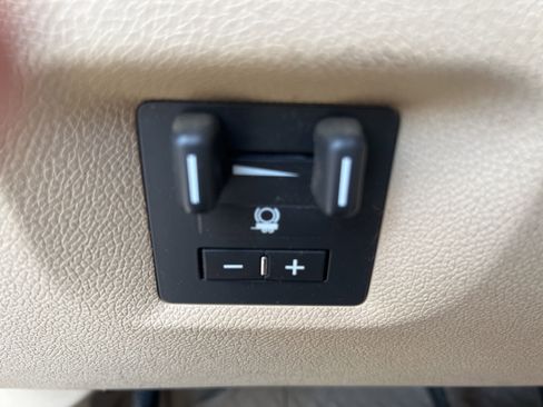 Used 2011 GMC Sierra 2500 SLT w/ SLT Convenience Package image 16