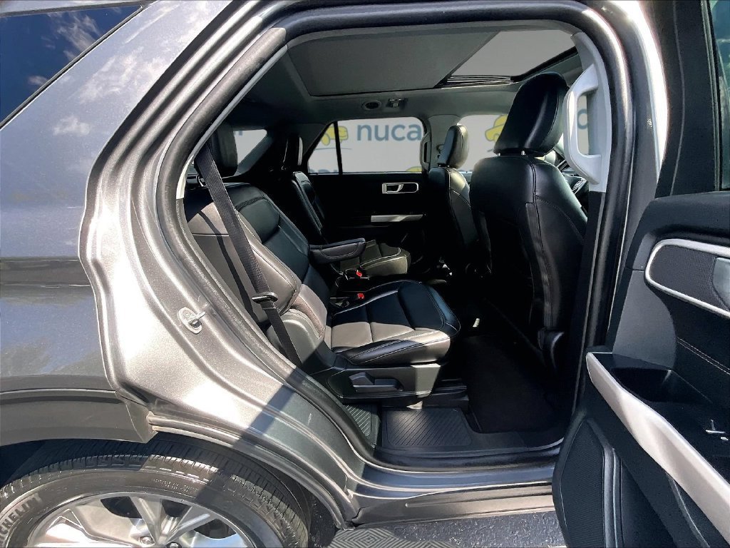 Used 2023 Ford Explorer XLT w/ Equipment Group 202A AWD/4WD image 15