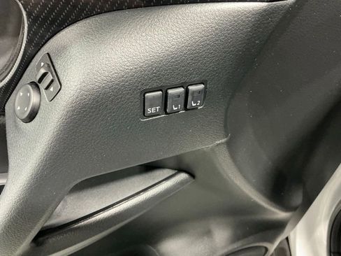 Used 2020 Nissan Rogue SL FWD image 34