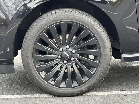 Used 2019 Lincoln Navigator L Reserve image 28