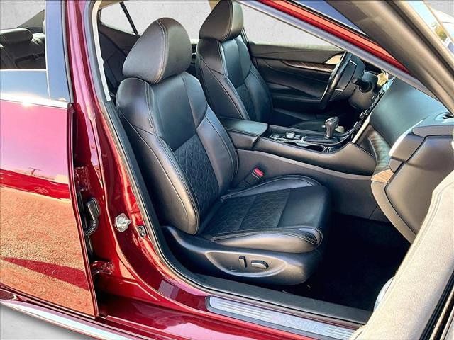 Used 2017 Nissan Maxima Platinum FWD image 9