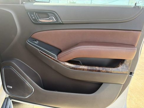 Used 2019 Chevrolet Tahoe Premier RWD image 16