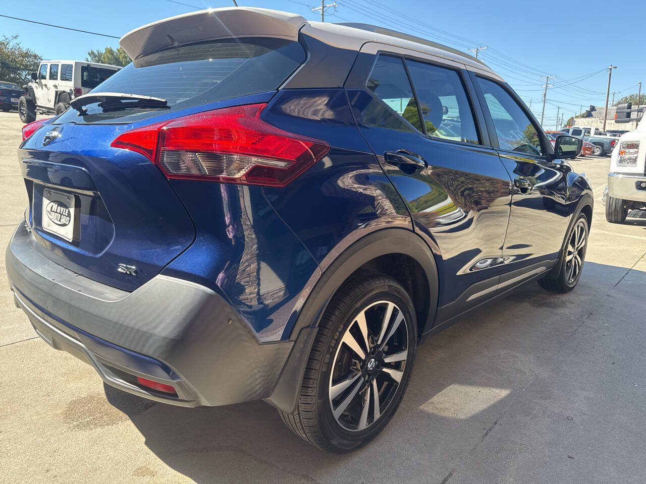 Used 2019 Nissan Kicks SR w/ SR Premium Package FWD image 5