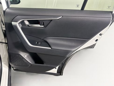 Used 2025 Toyota RAV4 XLE image 29