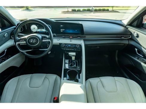 Used 2021 Hyundai Elantra Limited FWD image 20