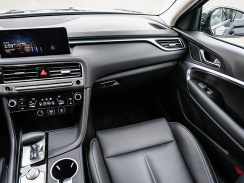 Used 2025 Genesis G70 2.5T image 15