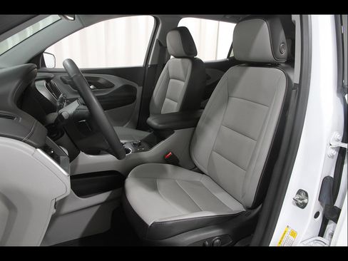 Used 2023 GMC Terrain SLT w/ Infotainment Package II AWD/4WD image 5