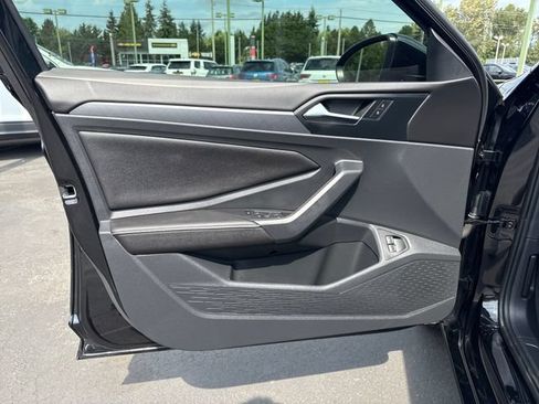 Used 2024 Volkswagen Jetta SE w/ Panoramic Sunroof Package FWD image 26