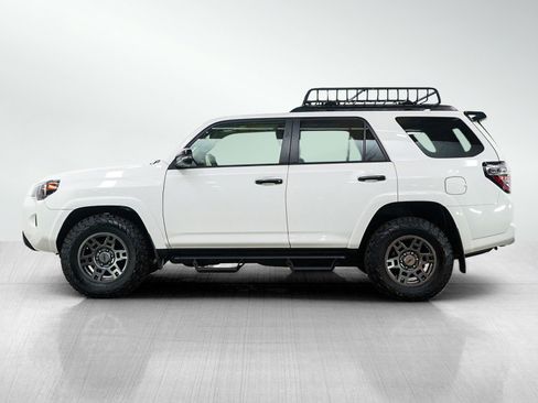 Used 2020 Toyota 4Runner Venture w/ Moonroof Package image 2