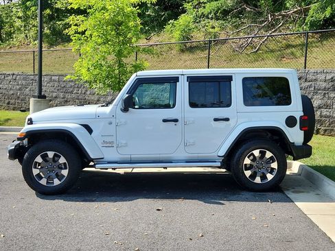 Used 2021 Jeep Wrangler Unlimited Sahara AWD/4WD image 6