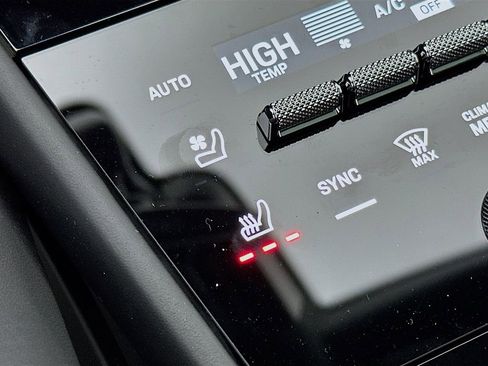 New 2025 Porsche Cayenne S image 23