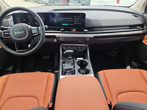 New 2026 Kia Carnival EX FWD image 13