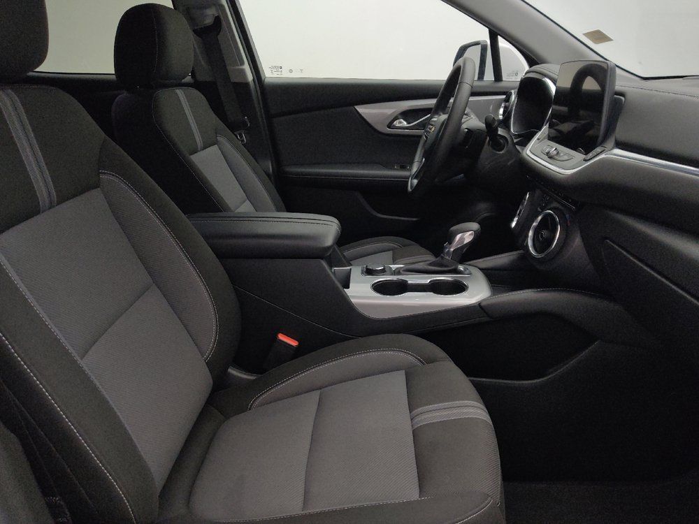 Used 2025 Chevrolet Blazer LT FWD image 21