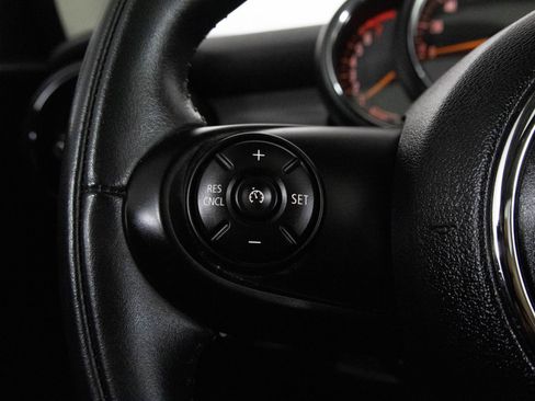 Used 2020 MINI Cooper 2-Door Hardtop image 28