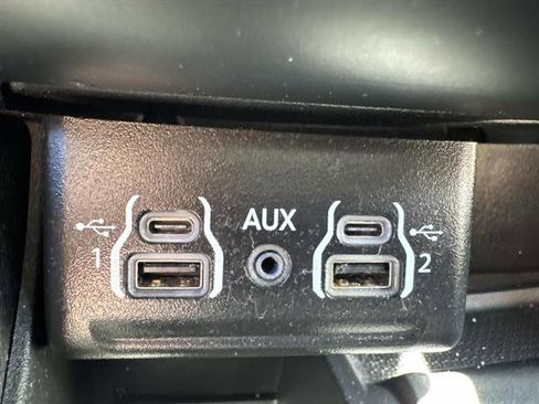 Used 2022 Dodge Durango R/T w/ Blacktop Package image 16