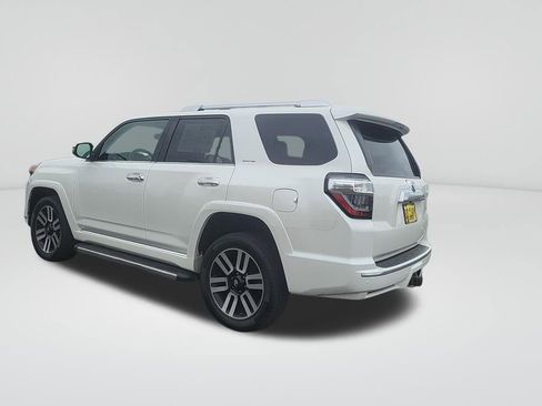 Used 2016 Toyota 4Runner SR5 image 3
