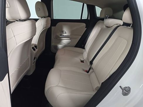 Used 2021 Mercedes-Benz GLA 250 4MATIC image 15