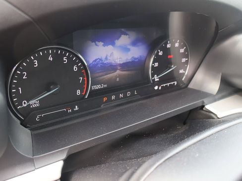 Used 2024 Ford Explorer XLT image 21