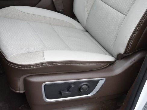 New 2026 RAM 1500 Laramie AWD/4WD image 14