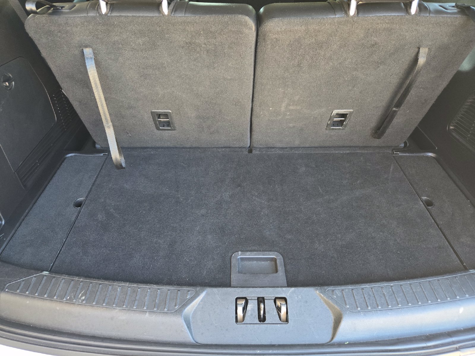 Used 2020 Ford Explorer XLT w/ Equipment Group 202A RWD image 29