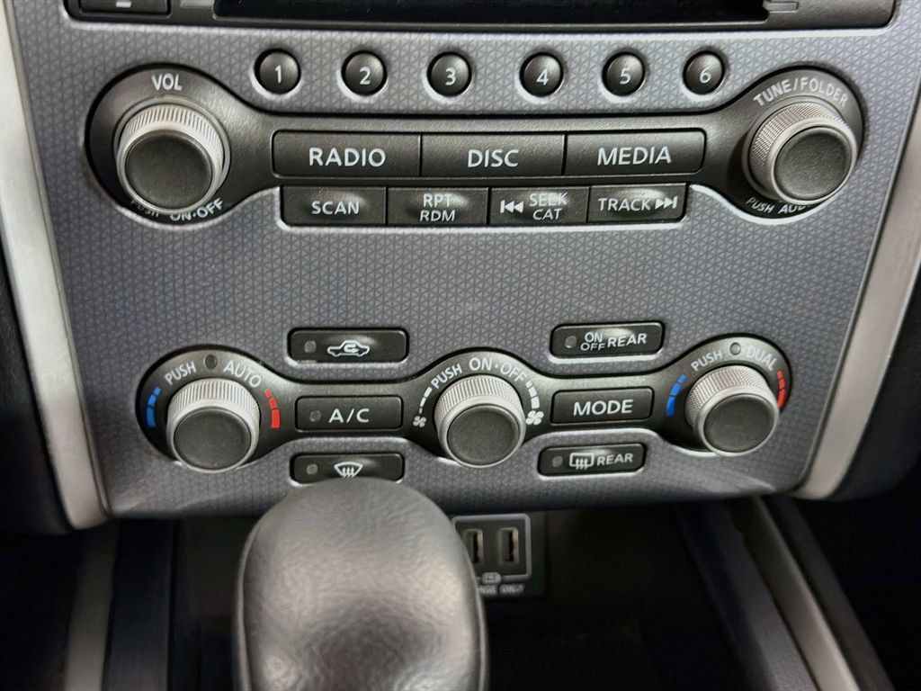 Used 2018 Nissan Pathfinder SL FWD image 16