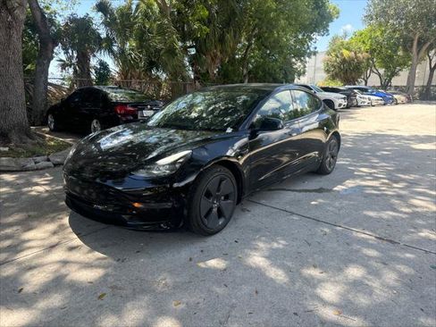 Used 2023 Tesla Model 3 Standard Range RWD image 2