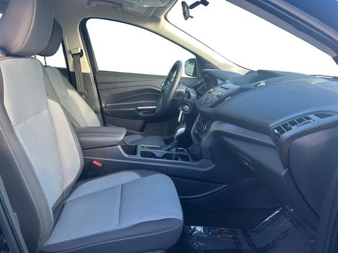 Used 2018 Ford Escape SE image 16