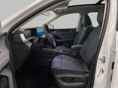 New 2025 Volkswagen Tiguan SE image 27