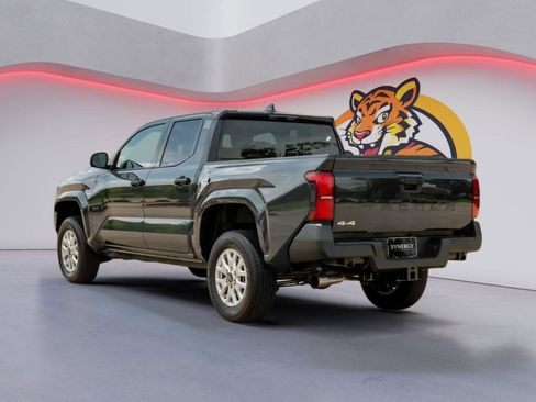 Used 2025 Toyota Tacoma SR AWD/4WD image 7