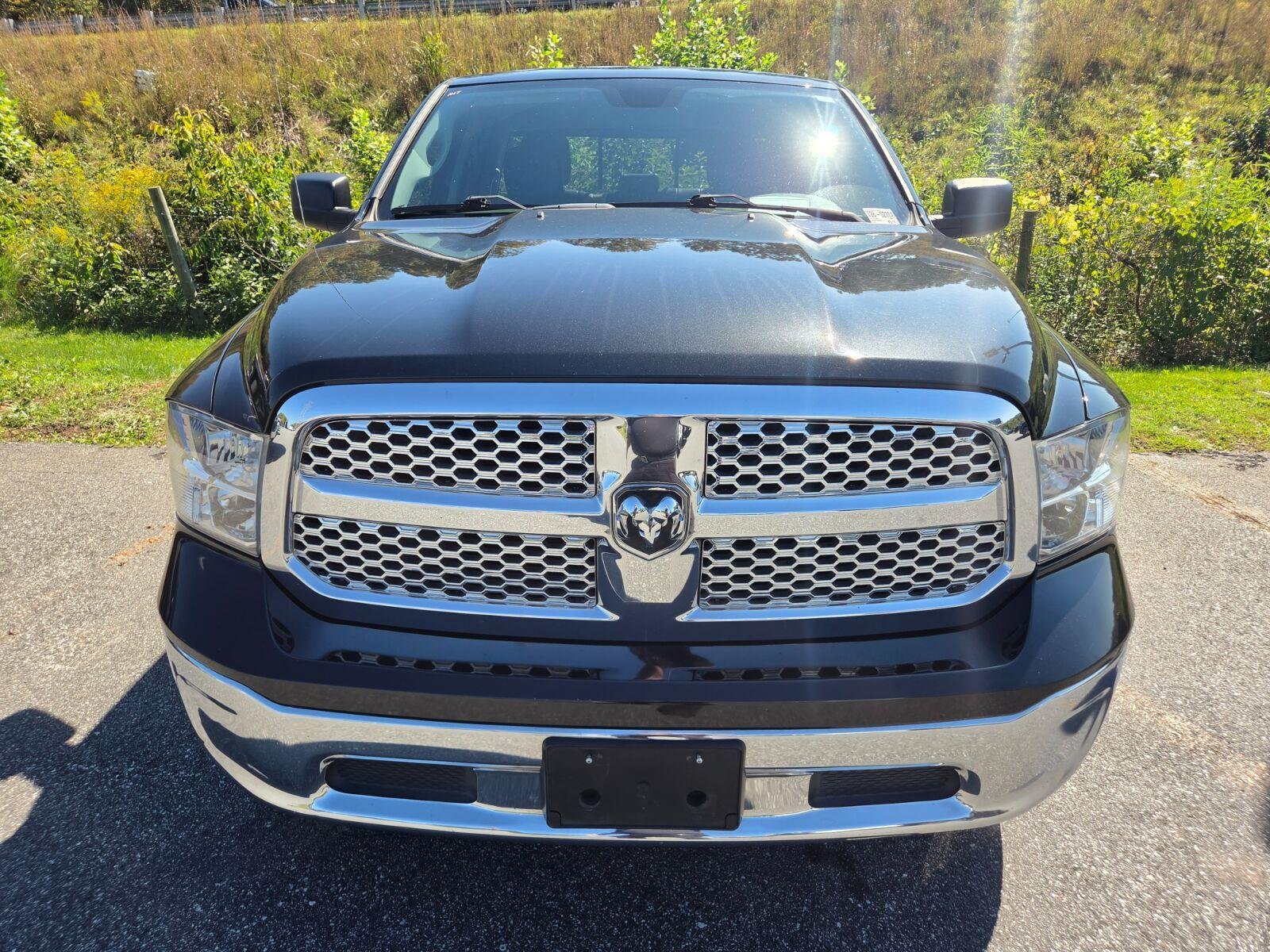 Used 2017 RAM 1500 Classic SLT AWD/4WD image 2