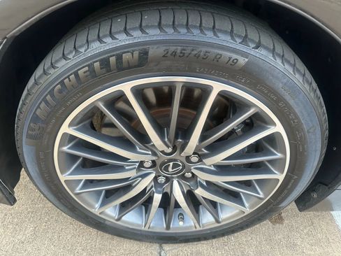 Used 2016 Lexus LS 460 RWD image 3