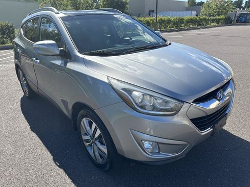 Used 2015 Hyundai Tucson Limited w/ Option Group 03 AWD/4WD image 3