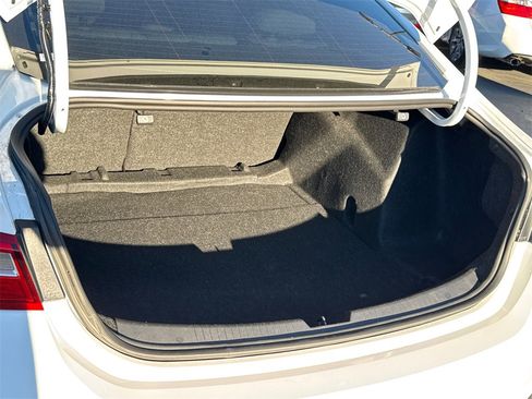 Used 2022 Chevrolet Malibu LS image 11