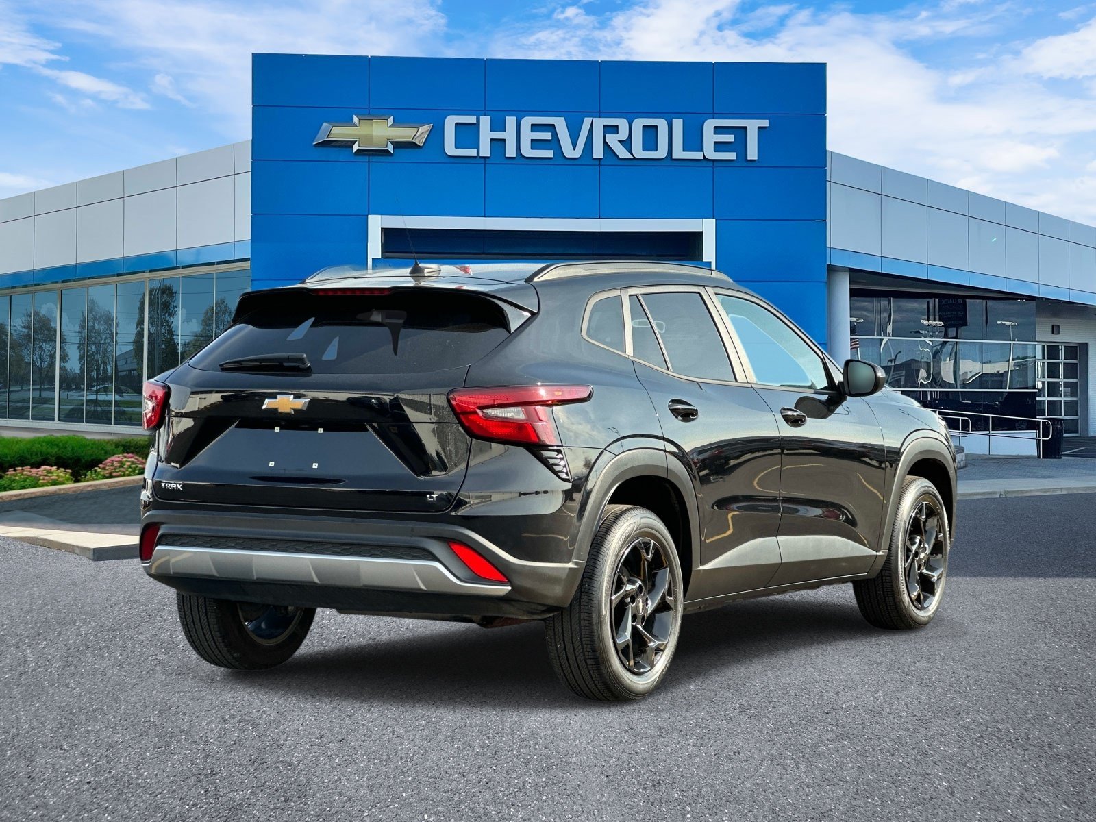 Certified 2024 Chevrolet Trax LT w/ Driver Confidence Package FWD image 3